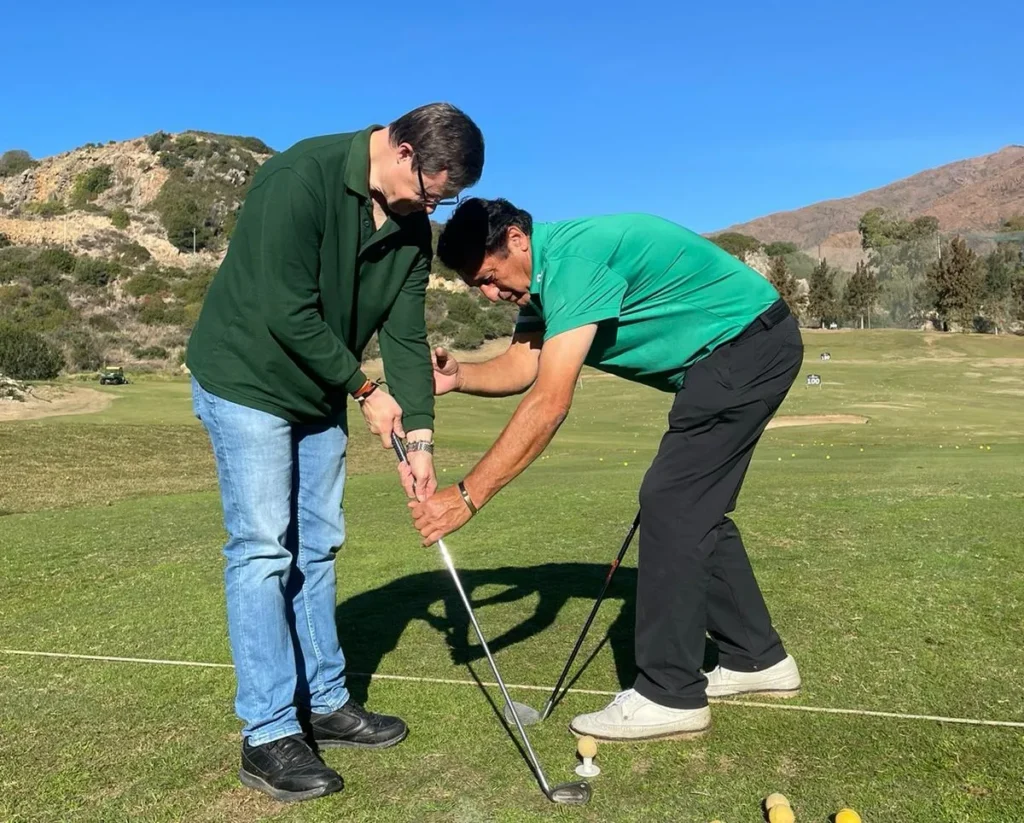 APRONA Valle Romano Golf & Resort y Fundación APRONA firman un Convenio para Promover el Golf Adaptado